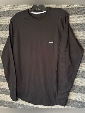 Patagonia Black Long-Sleeve Base Layer Shirt Men’s Medium EUC